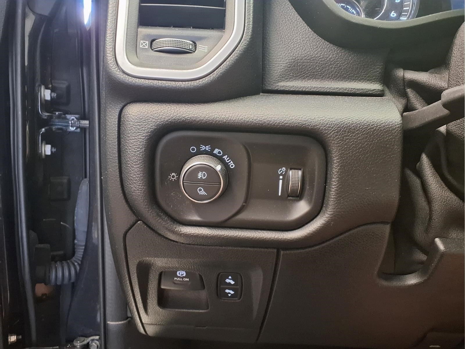 2020 RAM 1500 Big Horn Quad Cab 4x4 6'4" Box