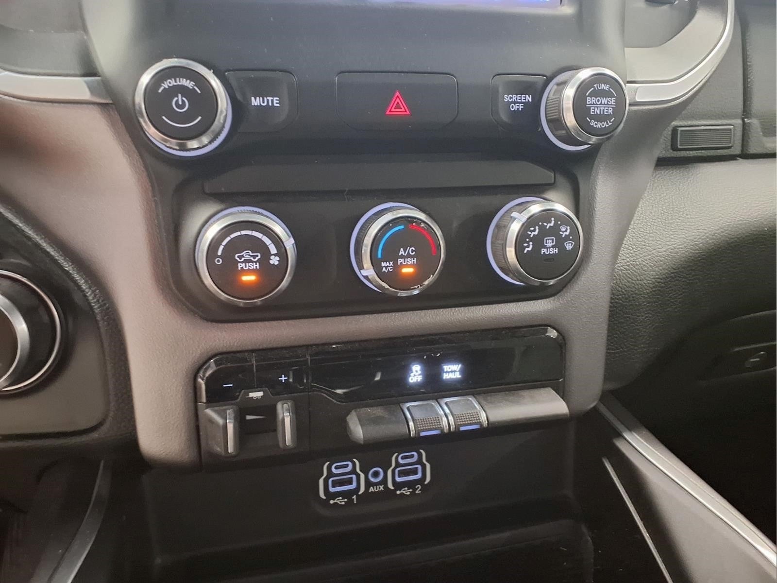 2020 RAM 1500 Big Horn Quad Cab 4x4 6'4" Box