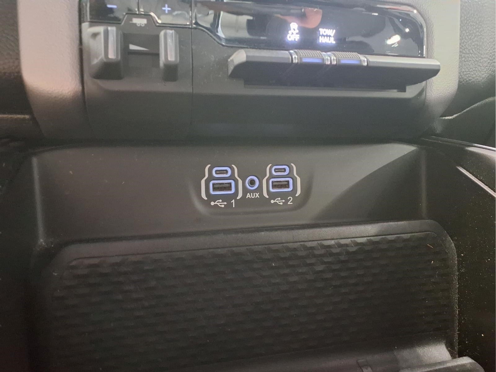 2020 RAM 1500 Big Horn Quad Cab 4x4 6'4" Box