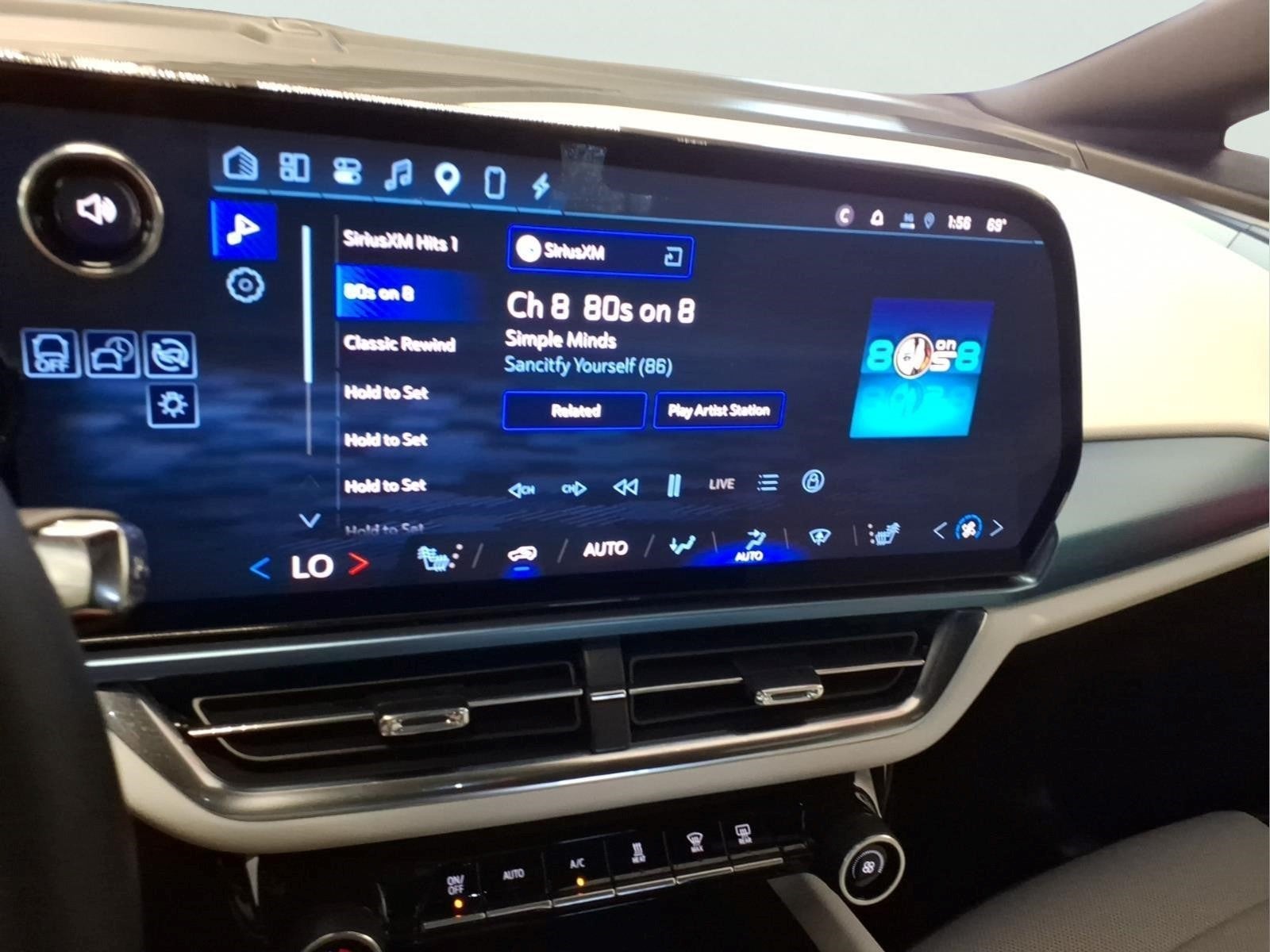 2024 Chevrolet Equinox EV 2LT